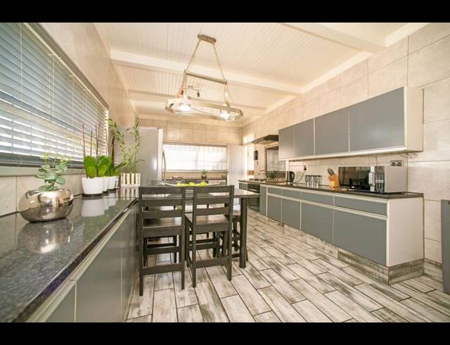 4 BEDROOM HOUSE FOR SALE IN KENSINGTON